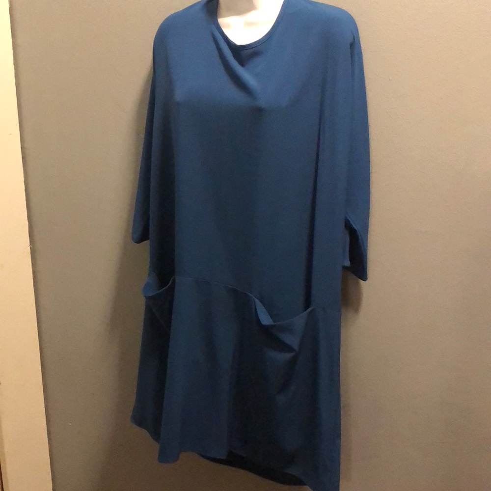 Dress - Picture 2 of 4